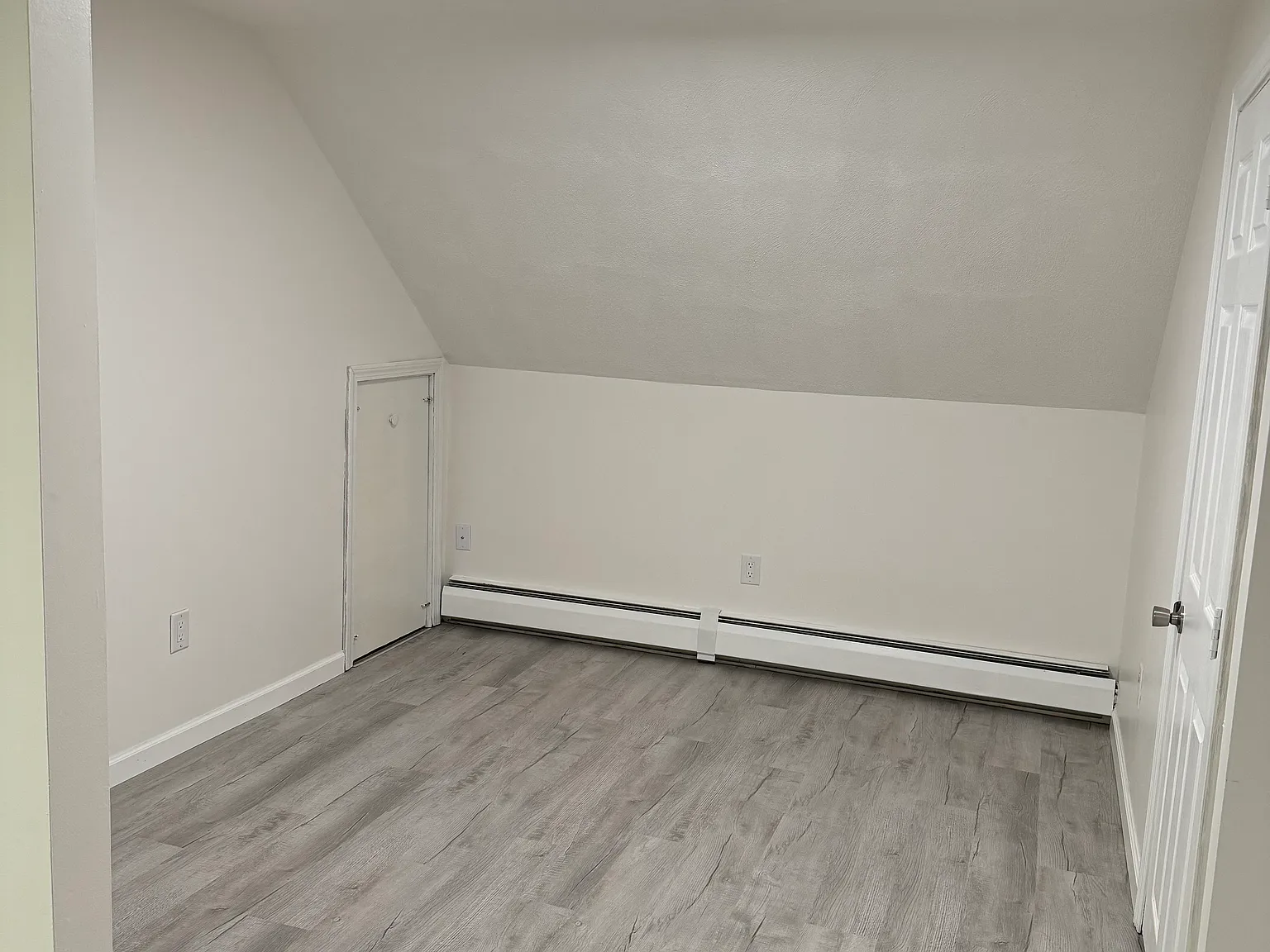 2 bed, $1,900 — Photo 4