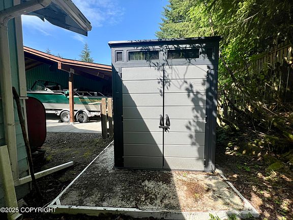 5th image of 4404 Cloverdale St