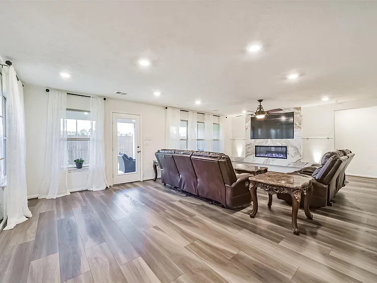 25546 Kensington Lake Dr — Photo 16