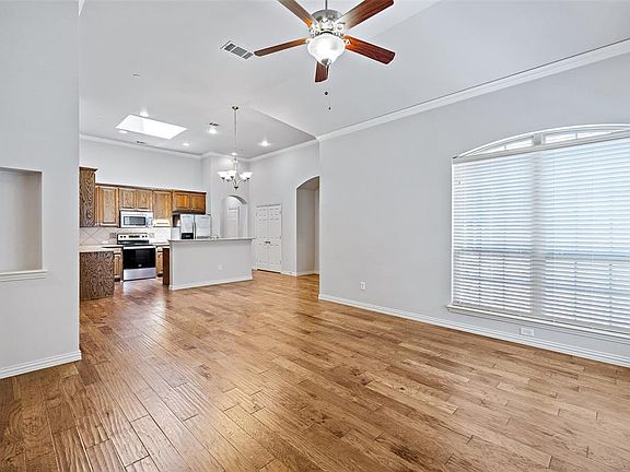 3rd image of 5685 Hummingbird Ln