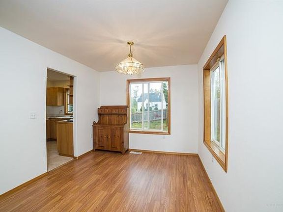 4th image of 2112 Lake Crest Dr