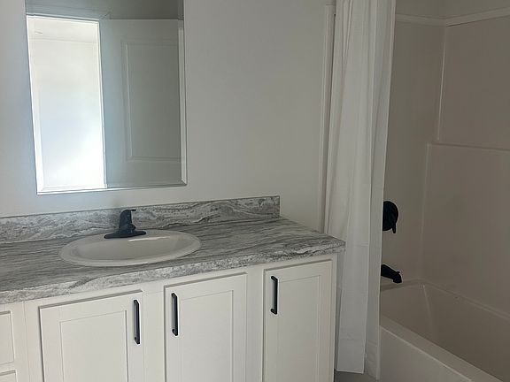 5th image of 3607 Warren Ct