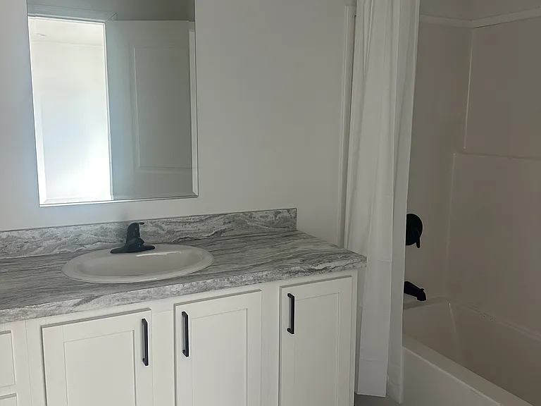 3607 Warren Ct — Photo 5