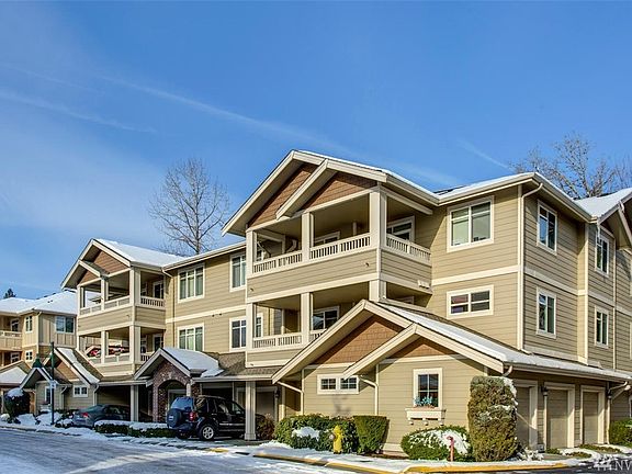 3rd image of 23924 NE 115th Ln Unit 203