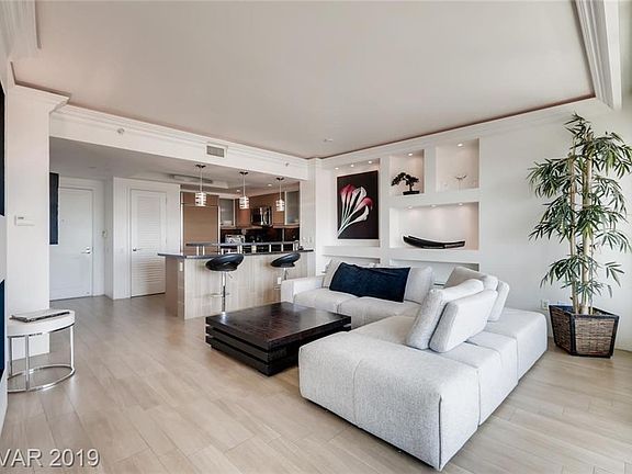 3rd image of 322 Karen Ave Unit 1606