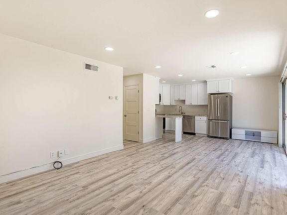 4th image of 1316 Oxbow Ct #1316