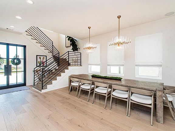 4th image of 3018 Marina Villa Dr N