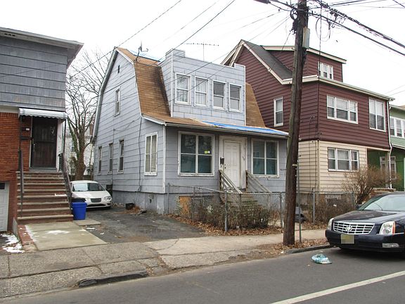 3rd image of 130-132 Columbia Ave