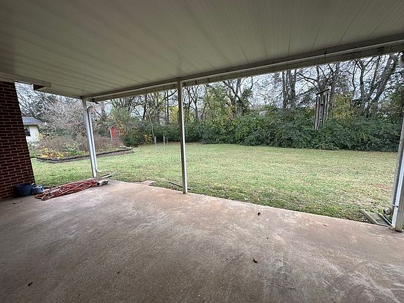 3rd image of 2019 Foxdale Dr
