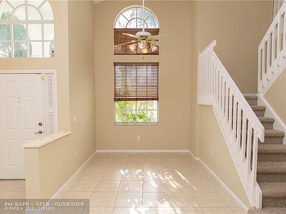 5th image of 174 NW 152nd Ave