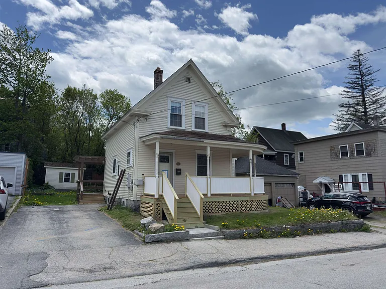 246 E Mason St — Photo 1