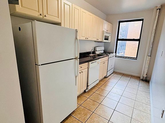 2nd image of 128 Fort Washington Ave APT 3F