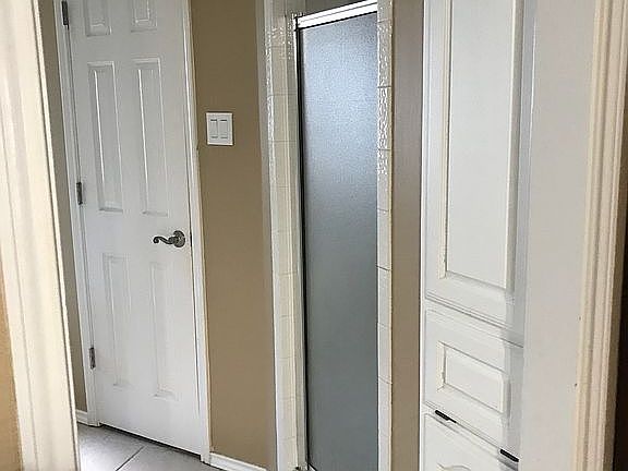 4th image of 5944 Hilltop Dr