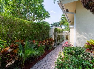 2711 Twin Oaks Way, Wellington, FL 33414