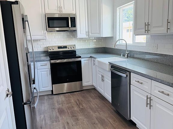 3rd image of 6227 Hermosa St #6227