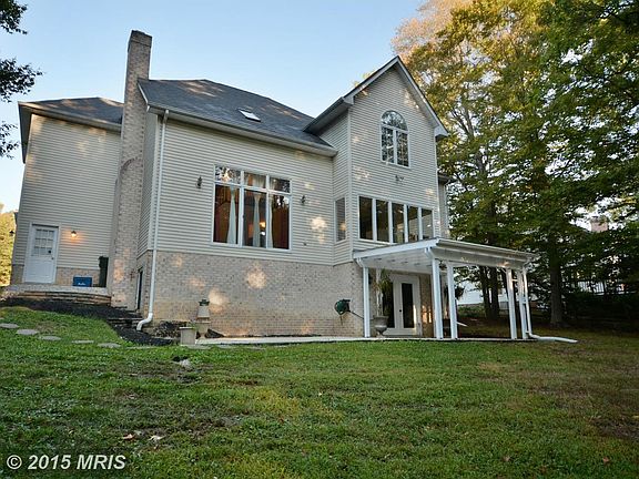 Exterior (Rear)