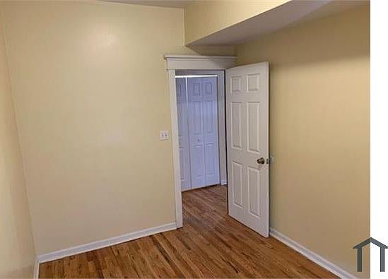 3rd image of 6836 S Saint Lawrence Ave #1S