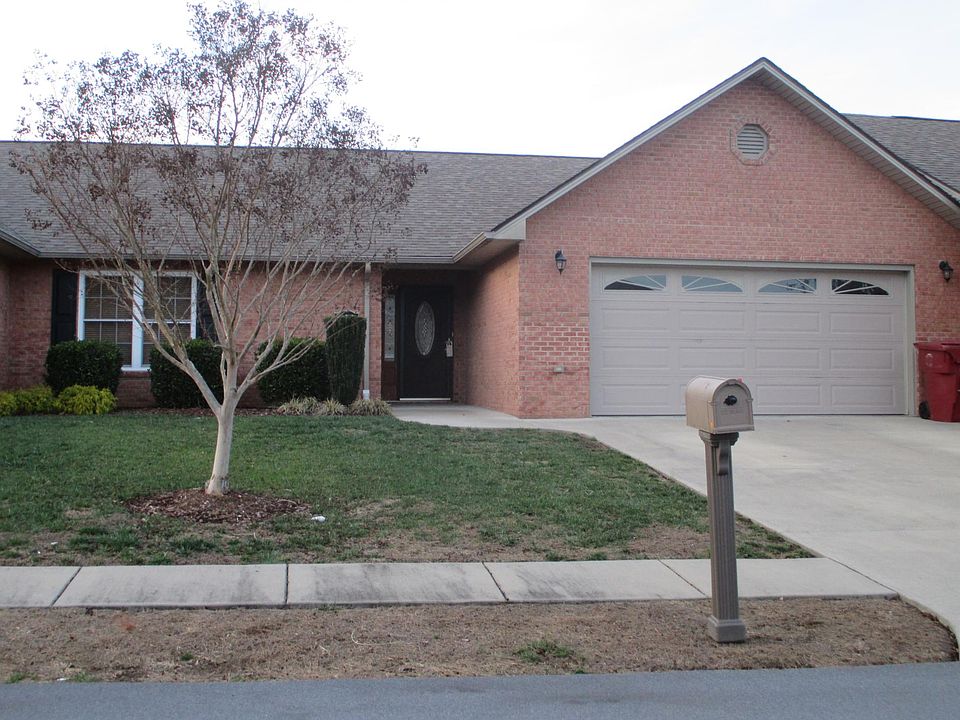 2100 Pleasant View #202