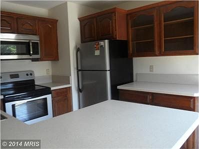 UPDATED kitchen- with HUGE walk in pantry