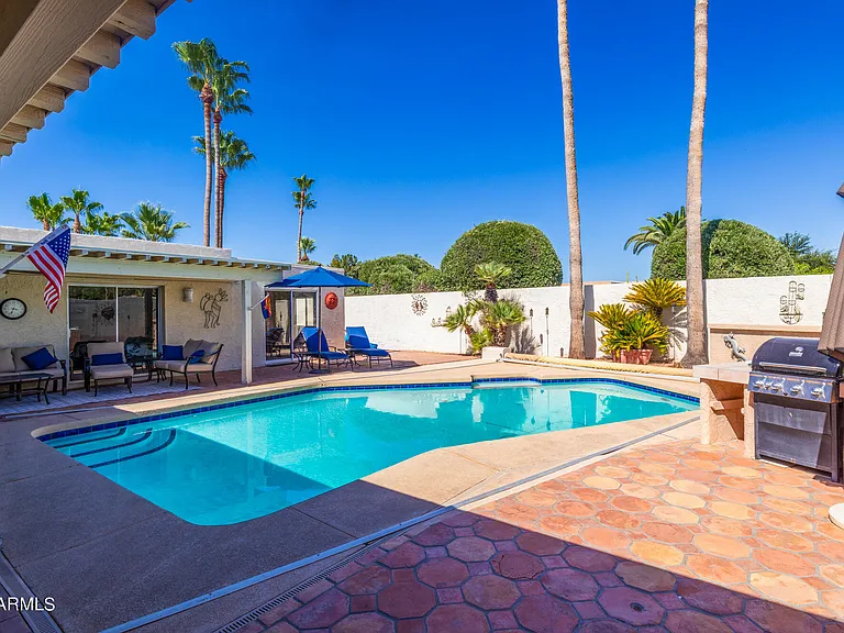 7270 E Loma Ln — Photo 4