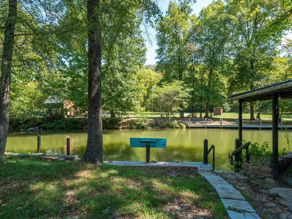 396 Bull Bayou Rd, Hot Springs, AR 71913