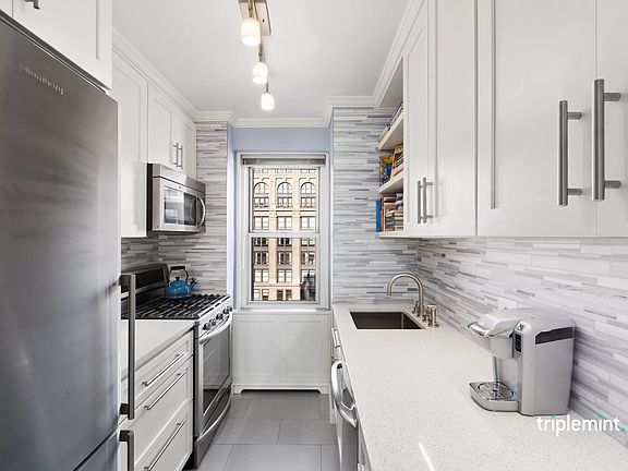 2nd image of 79 W 12th St APT 11A