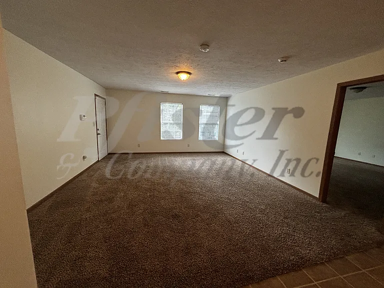 1035 Elm St #E — Photo 3
