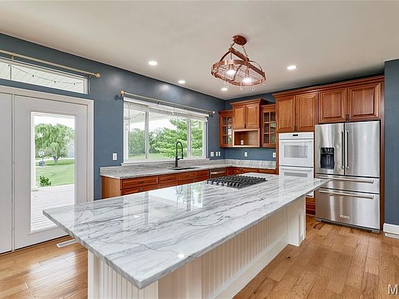 2nd image of 409 Westridge Dr