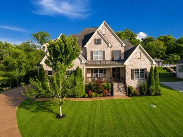 9213 Dutch Belted Ct, Nolensville, TN 37135