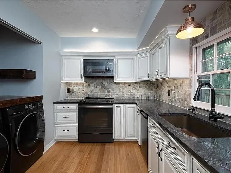 5211 SW 86th Ter — Photo 11