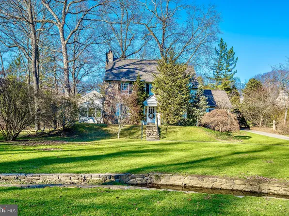 19 Forest Rd, Wayne, PA 19087