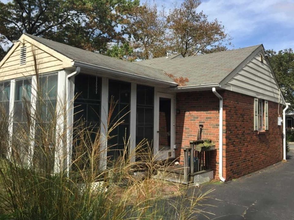 2nd image of 316 Hawthorne Ave