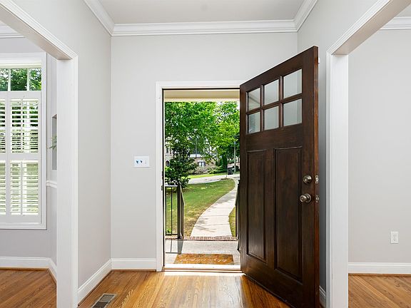 3rd image of 1001 Chestnut St