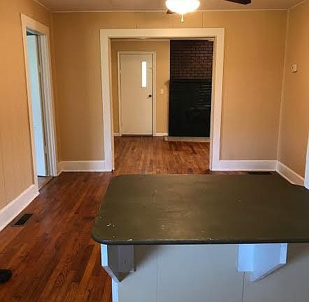 5th image of 422 Oak Glen Cir