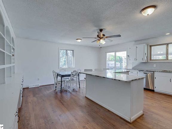 5th image of 101 Dundee Ln
