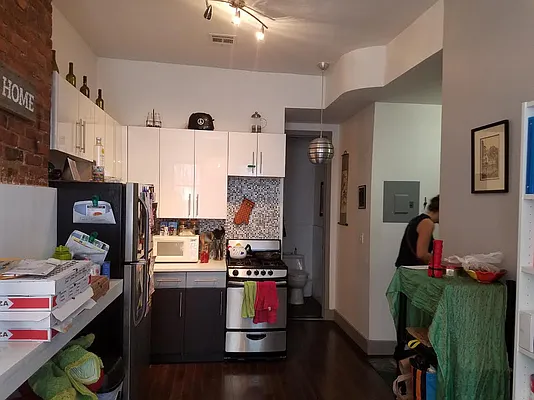 Rented by MBC Group LLC | media 9