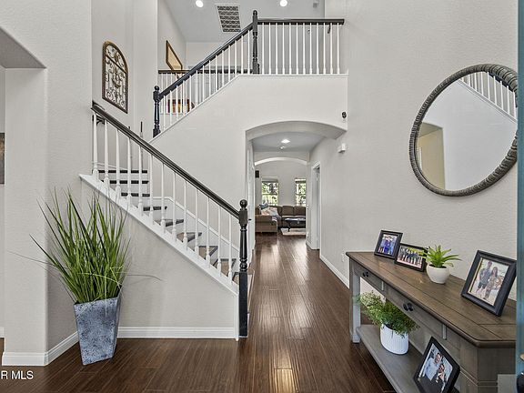 3rd image of 584 Roosevelt Ct