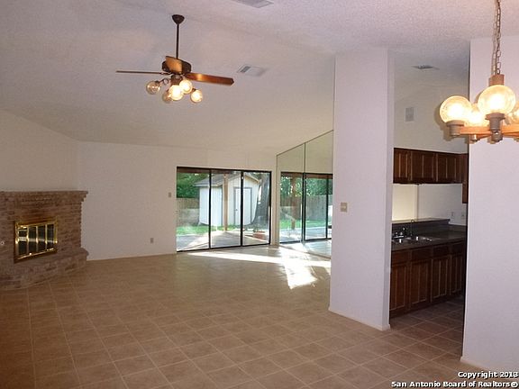 4th image of 13915 Flair Wood Dr.