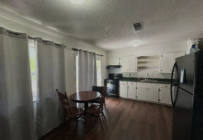 412 Juniper St — Photo 6