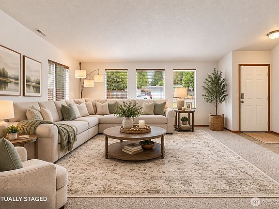 3rd image of 15914 85th Avenue E