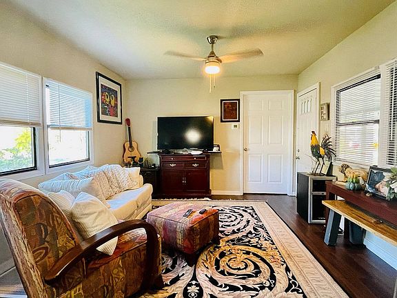 5th image of 2516 Pulaski Ave #136