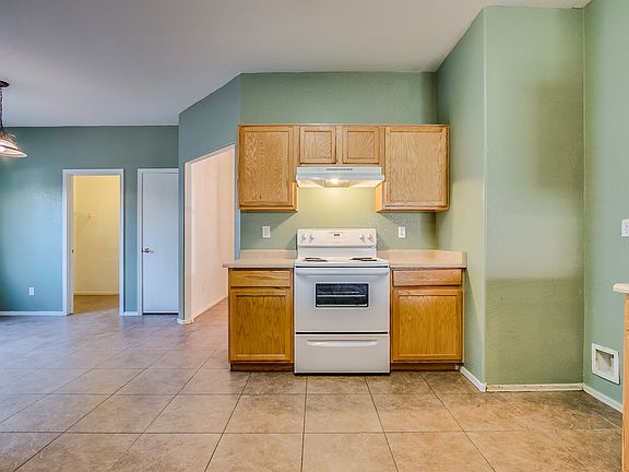 3rd image of 6526 W Pioneer St