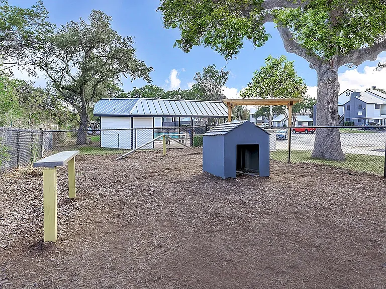 The Row Apartments — Photo 17
