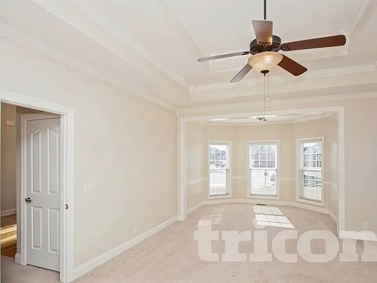 1410 Deerskin Ct — Photo 7