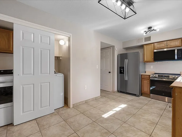 2207 N 9th Ave — Photo 9