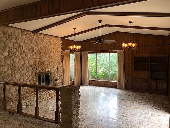 4th image of 1220 Windwood Ln