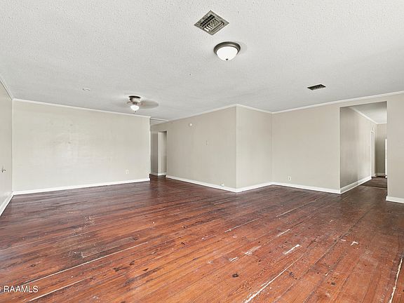2nd image of 100 Sunset Dr