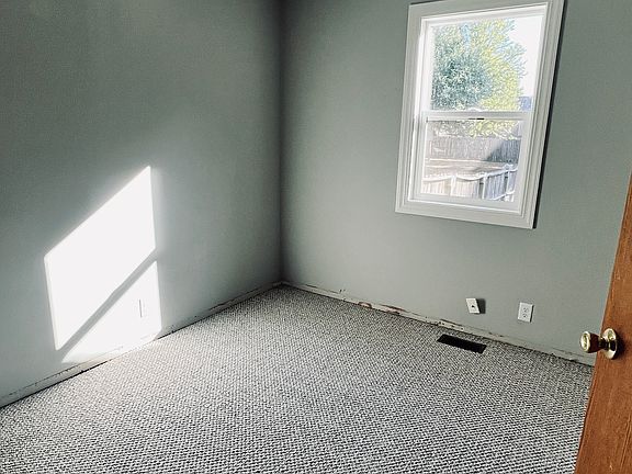 3rd image of 8829 W Meadow Park