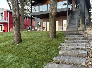 1201 Lakeshore Dr, Okoboji, IA 51355