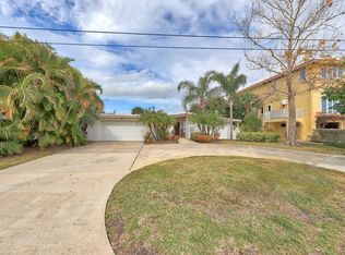 20 N Pine Cir, Belleair, FL 33756